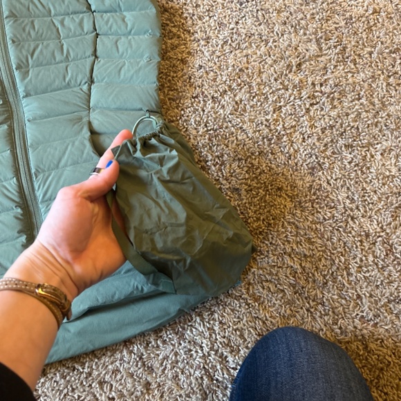 Lululemon Pack It Down Vest - Picture 2 of 5